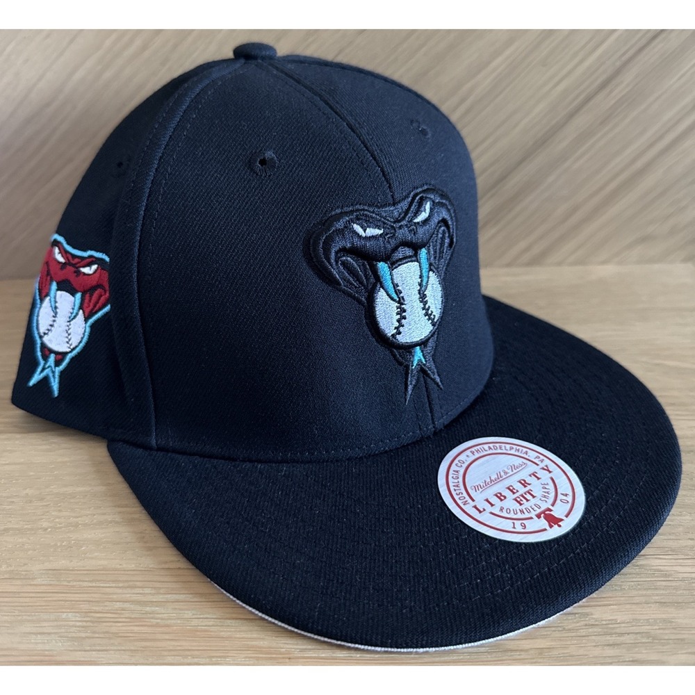 Mitchell & Ness Arizona Diamondbacks Liberty Fit Snapback Black Hat Cap MLB‎